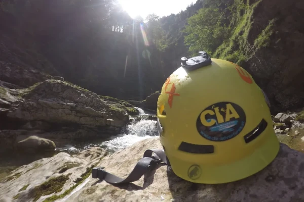 Canyoning Basics Kurs – dein Einstieg ins Abenteuer Bild 2